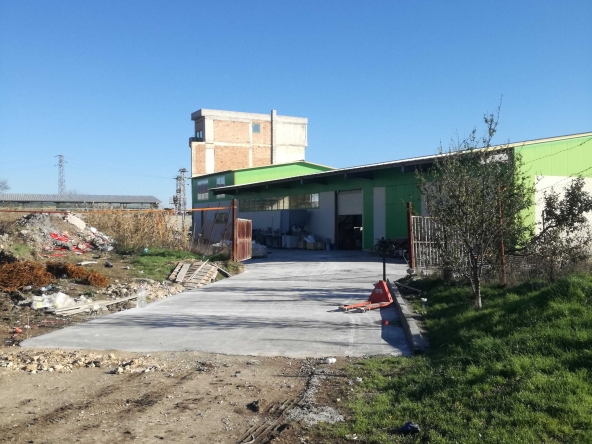 Промишлена сграда в Игнатиево - 890 кв.м за 705 €/кв.м - Снимка #1
