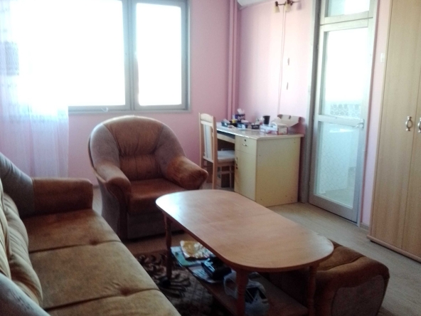 Дава се под наем Тристаен апартамент в Плевен, Дружба 1 - 120 кв.м за 714 € - Снимка #1