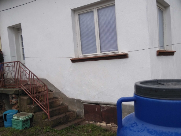 Къща в с. Телиш, Област Плевен - 1 кв.м за 6120 €/кв.м - Снимка #1