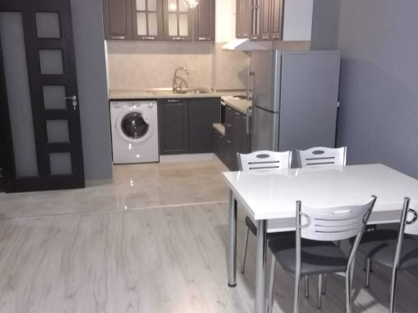 Дава се под наем Тристаен апартамент в Пловдив, Христо Смирненски - 86 кв.м за 433.5 € - Снимка #1