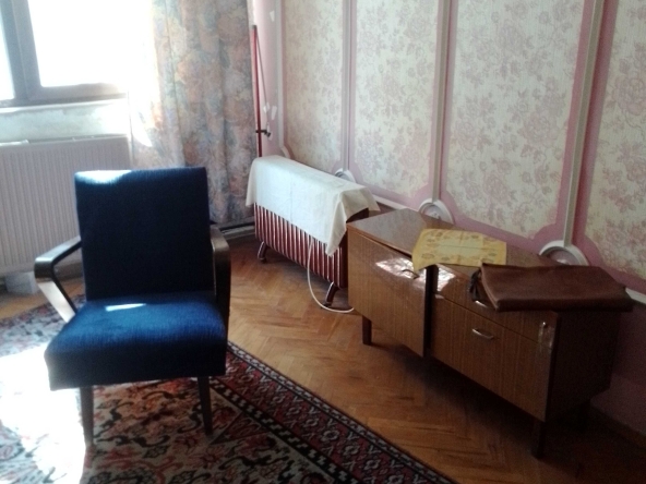 Дава се под наем Тристаен апартамент в Плевен, Дружба 1 - 100 кв.м за 255 € - Снимка #1