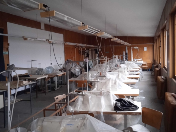 Промишлена сграда в Плевен, Индустриална зона - 514 кв.м за 506 €/кв.м - Снимка #1