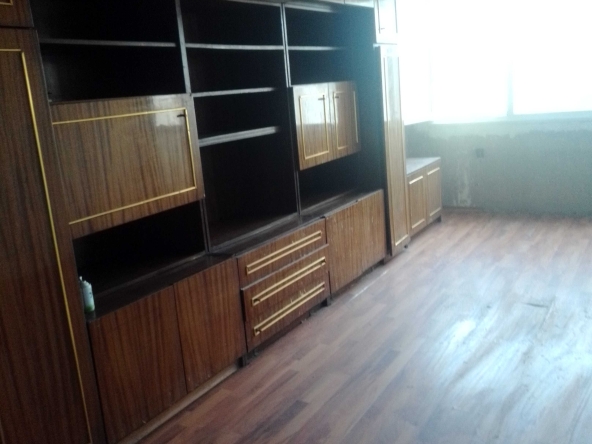 Тристаен апартамент в Плевен, Дружба 1 - 85 кв.м за 1530 €/кв.м - Снимка #1