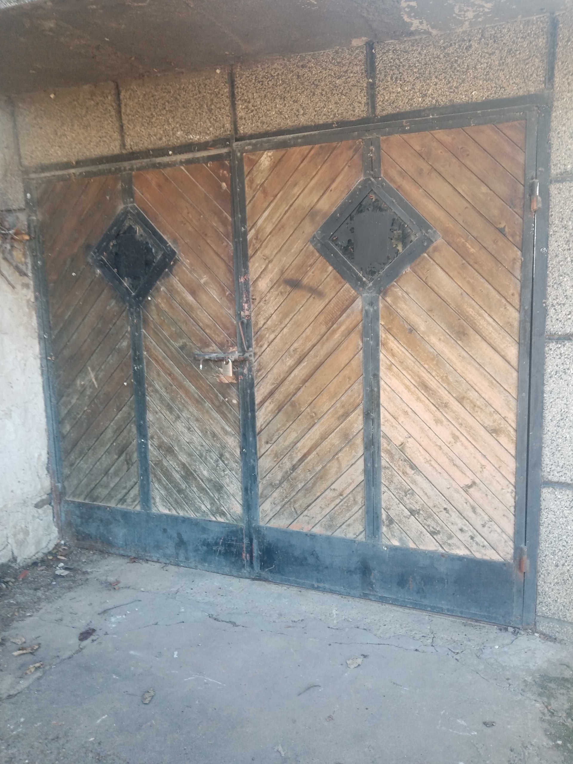Гараж / Паркомясто в Плевен, Идеален център - 20 кв.м за 1300 €/кв.м - Снимка #1
