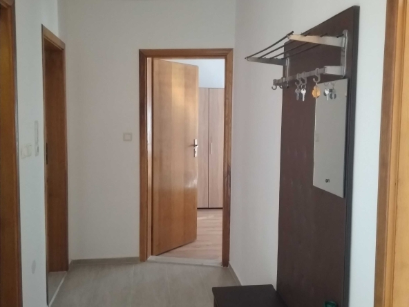 Дава се под наем Четиристаен апартамент в Варна, Левски - 140 кв.м за 510 € - Снимка #1