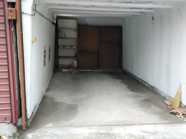 Дава се под наем Гараж / Паркомясто в Асеновград - 20 кв.м за 56.1 € - Снимка #1