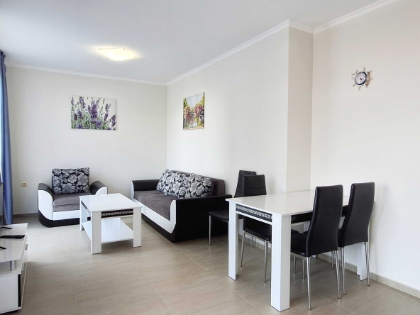 Двустаен апартамент в Свети Влас - 57 кв.м за 8 €/кв.м - Снимка #1