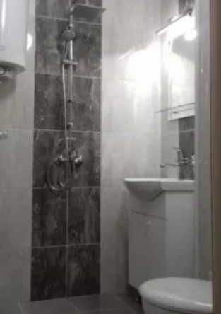 Дава се под наем Едностаен апартамент в Пловдив, Кършияка - 35 кв.м за 126.48 € - Снимка #1