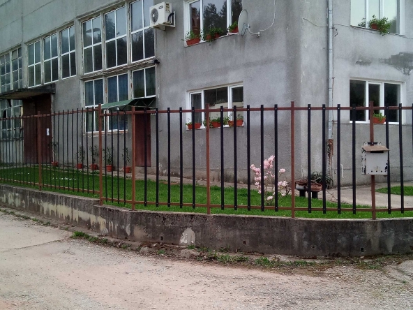 Дава се под наем Офис в Троян - 303 кв.м за 666 € - Снимка #1