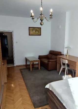 Дава се под наем Двустаен апартамент в София, Център - 65 кв.м за 597.21 € - Снимка #1