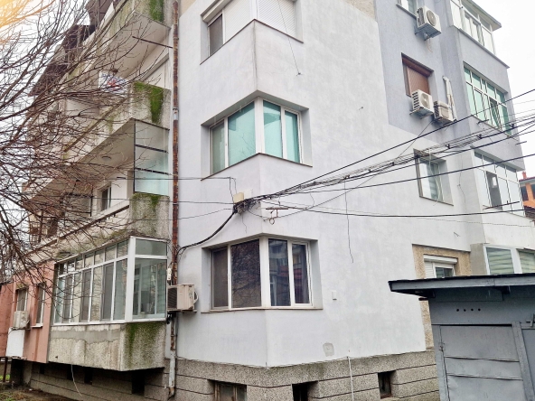 Двустаен апартамент в Айтос - 50 кв.м за 714 €/кв.м - Снимка #1