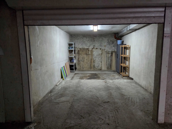 Дава се под наем Гараж / Паркомясто в София, Дианабад - 19 кв.м за 150 € - Снимка #1