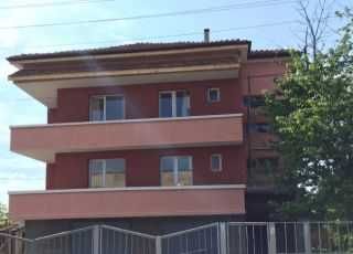 Къща в Левски - 600 кв.м за 4584 €/кв.м - Снимка #1