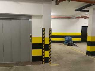 Дава се под наем Гараж / Паркомясто в София, 7-ми 11-ти километър - 13 кв.м за 102 € - Снимка #1