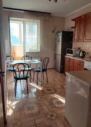 Дава се под наем Двустаен апартамент в София, Зона Б-18 - 67 кв.м за 408 € - Снимка #1