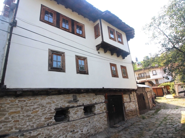 Къща в Ловеч, Вароша - 148 кв.м за 345 €/кв.м - Снимка #1