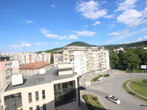 Двустаен апартамент в Габрово, Център - 68 кв.м за 938 €/кв.м - Снимка #1