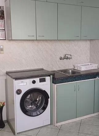 Дава се под наем Тристаен апартамент в Варна, Червен площад - 66 кв.м за 600 € - Снимка #1