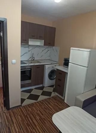 Дава се под наем Двустаен апартамент в Пловдив, Изгрев - 52 кв.м за 325 € - Снимка #1