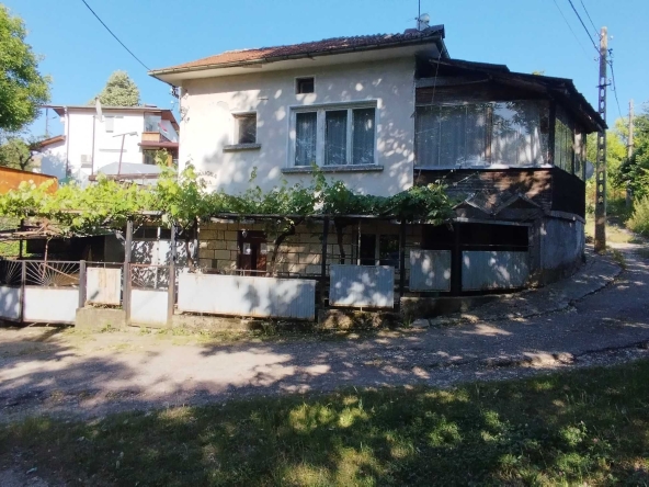 Къща в с. Киевци, Област Габрово - 91 кв.м за 583 €/кв.м - Снимка #1