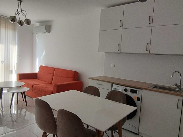 Дава се под наем Двустаен апартамент в Пловдив, Христо Смирненски - 50 кв.м за 408 € - Снимка #1