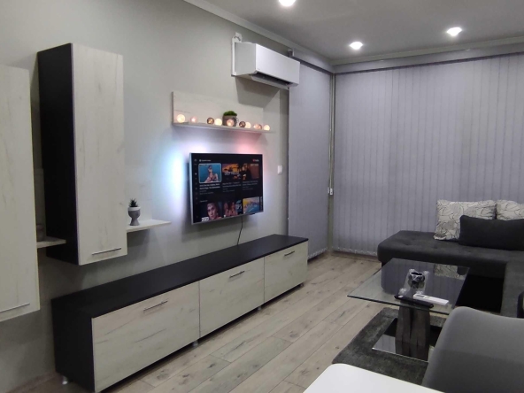 Дава се под наем Двустаен апартамент в Пловдив, Тракия - 75 кв.м за 550 € - Снимка #1