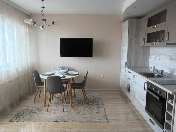 Дава се под наем Двустаен апартамент в Шумен, Военно училище - 60 кв.м за 408 € - Снимка #1