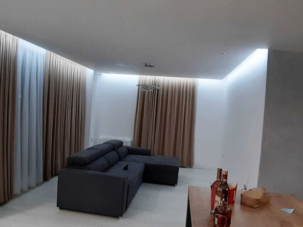 Тристаен апартамент в София, Бъкстон - 105 кв.м за 1591 €/кв.м - Снимка #1