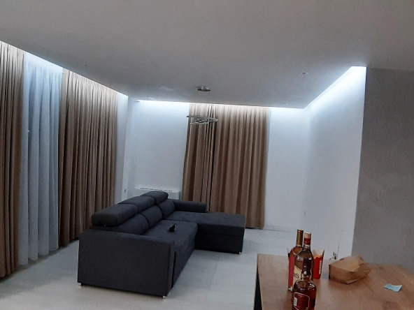 Дава се под наем Тристаен апартамент в София, Симеоново - 128 кв.м за 1200 € - Снимка #1