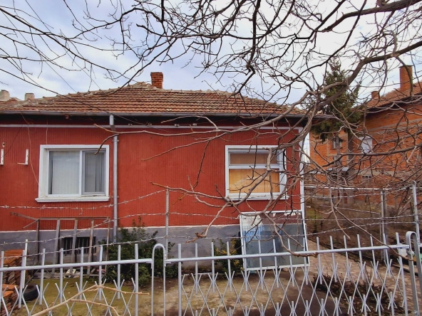 Дава се под наем Къща в Симеоновград - 80 кв.м за 35000 € - Снимка #1