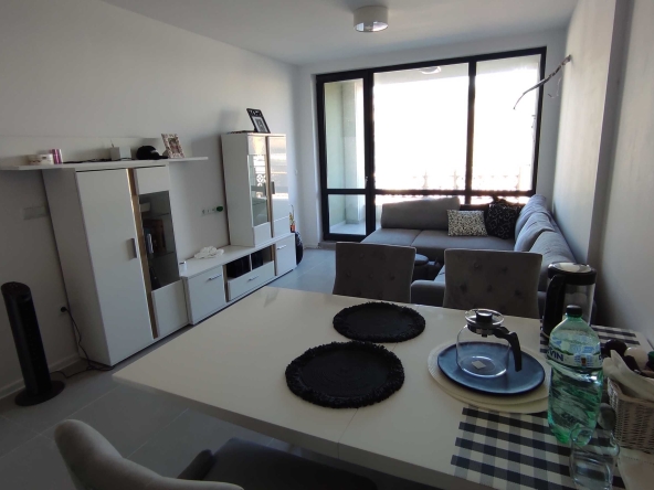 Двустаен апартамент в Бургас, Център - 61 кв.м за 1623 €/кв.м - Снимка #1