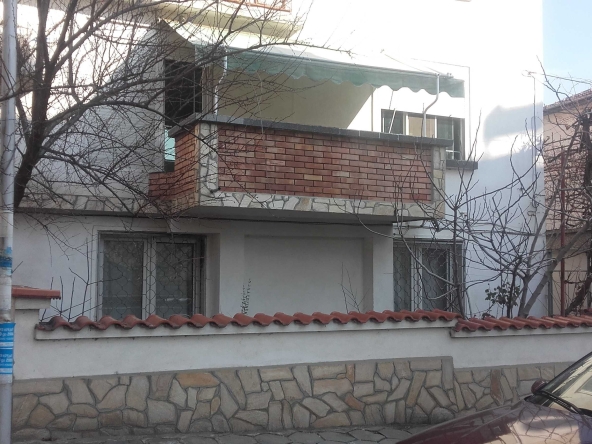 Дава се под наем Четиристаен апартамент в Сандански - 220 кв.м за 269500 € - Снимка #1