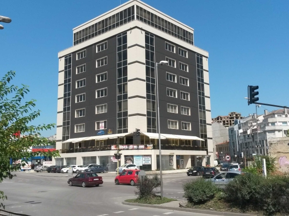 Дава се под наем Офис в Варна, Автогара - 100 кв.м за 7.65 € - Снимка #1