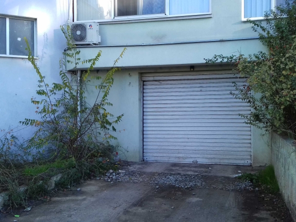 Дава се под наем Гараж / Паркомясто в Бургас, Меден рудник - зона А - 15 кв.м за 49.47 € - Снимка #1