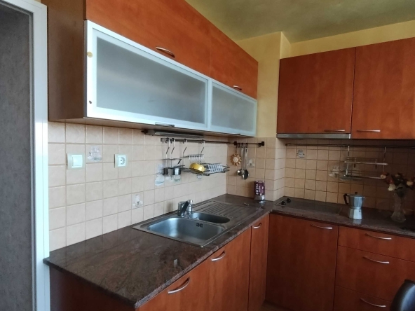 Дава се под наем Тристаен апартамент в София, Стрелбище - 90 кв.м за 688.5 € - Снимка #1