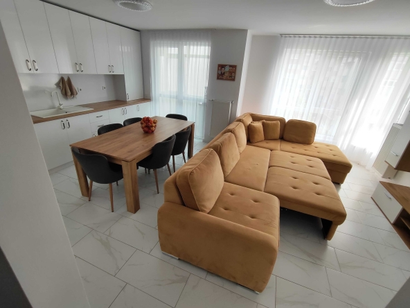 Тристаен апартамент в Севлиево - 97 кв.м за 1475 €/кв.м - Снимка #1