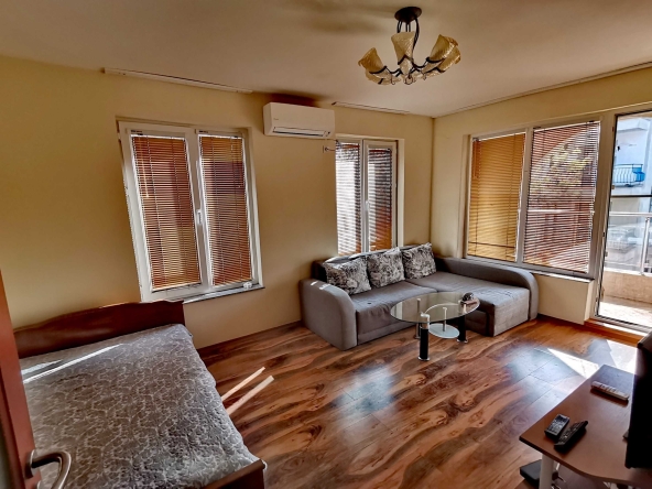 Дава се под наем Двустаен апартамент в Бургас, Лазур - 60 кв.м за 255 € - Снимка #1