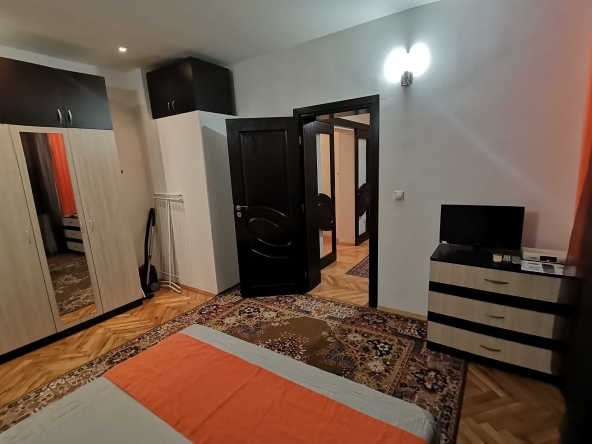 Дава се под наем Двустаен апартамент в Бургас, Център - 55 кв.м за 255 € - Снимка #1