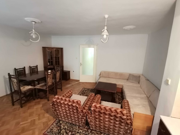 Дава се под наем Двустаен апартамент в Бургас, Лазур - 72 кв.м за 214.2 € - Снимка #1