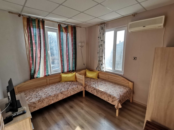 Дава се под наем Едностаен апартамент в Бургас, Център - 35 кв.м за 153 € - Снимка #1