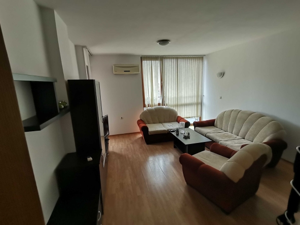 Дава се под наем Двустаен апартамент в Бургас, Лазур - 78 кв.м за 484.5 € - Снимка #1