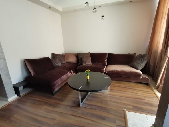 Дава се под наем Двустаен апартамент в Бургас, Възраждане - 70 кв.м за 255 € - Снимка #1