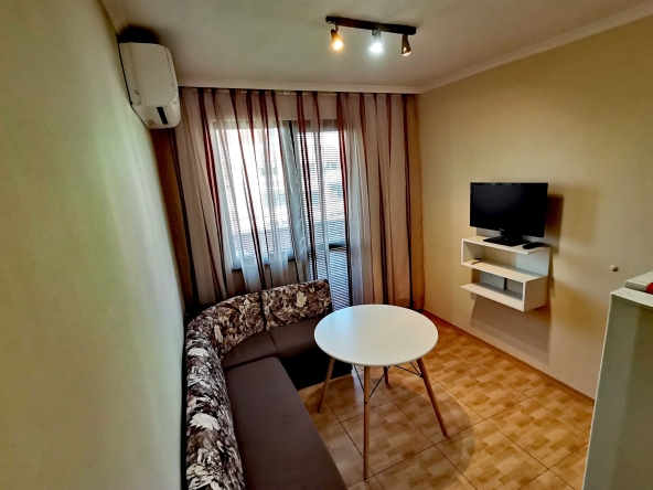 Дава се под наем Двустаен апартамент в Бургас, Възраждане - 50 кв.м за 163.2 € - Снимка #1