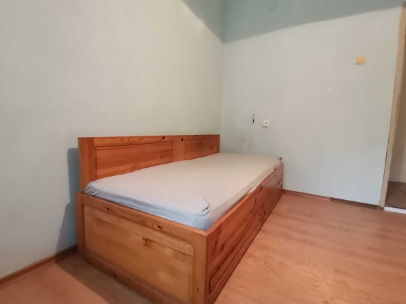 Дава се под наем Двустаен апартамент в Бургас, Зорница - 66 кв.м за 153 € - Снимка #1