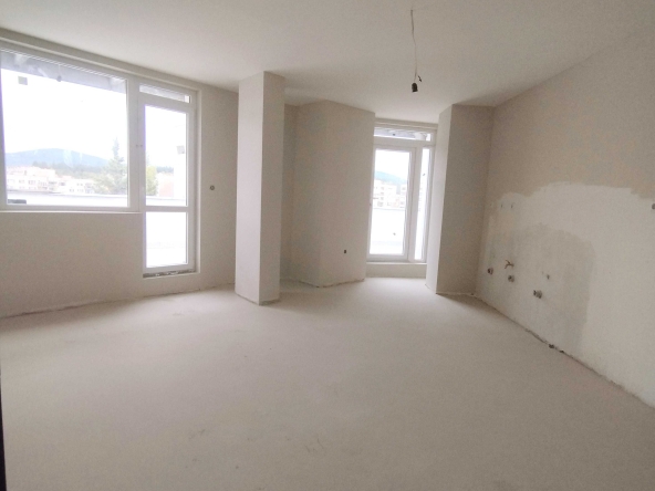 Двустаен апартамент в Перник, Изток - 93 кв.м за 1033 €/кв.м - Снимка #1