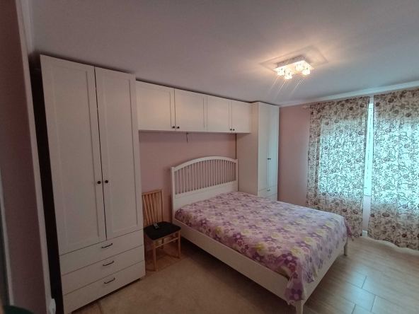 Двустаен апартамент в Пазарджик, Запад - 63 кв.м за 4 €/кв.м - Снимка #1