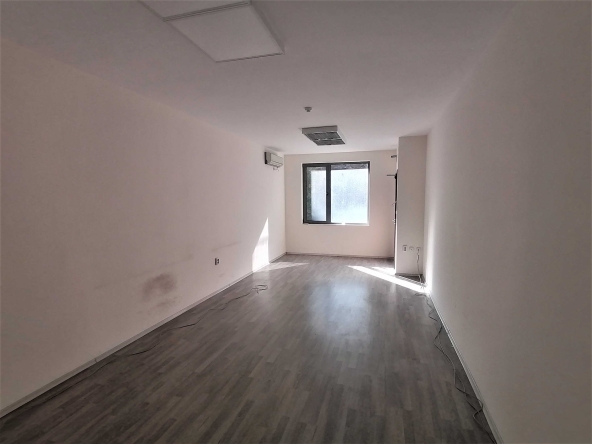 Офис в Стара Загора, Опълченски - 43 кв.м за 1047 €/кв.м - Снимка #1