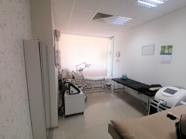 Магазин в Стара Загора, Център - 39 кв.м за 1244 €/кв.м - Снимка #1