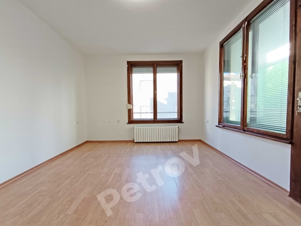 Едностаен апартамент в Русе, Ялта - 44 кв.м за 1660 €/кв.м - Снимка #1