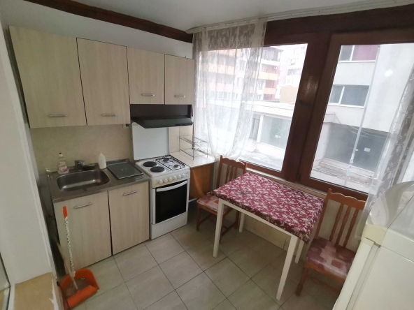 Дава се под наем Двустаен апартамент в Бургас, Меден рудник - зона А - 64 кв.м за 200 € - Снимка #1